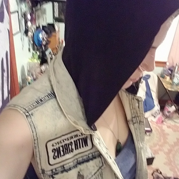 ⚠️ISO ⚓Sleeping with Sirens⚓ Denim Vest⚠️ - Picture 7 of 7